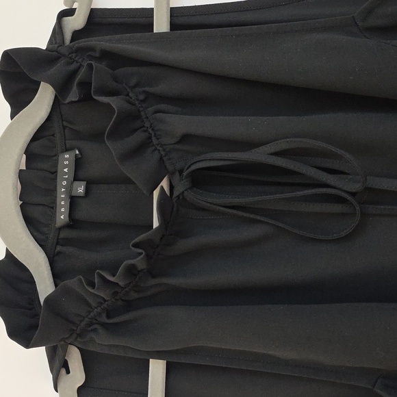 Abbey Glass Black Top.  Size XL - Picture 4 of 12
